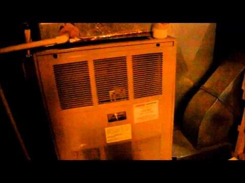 1980s Amana Air Command 90 gas furnace running!