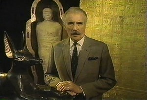 Christopher Lee Hosts The Mummy's Ghost