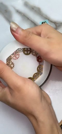 Resin Art Tutorial #diy #handmade #handcraft #diycrafts #AmaZing #diycrafts #handcraft #diyresin #topvideo #digitalcreator #resinart #ashtray #craft #decorative #resinartist #glitter #fbreelsviral | Hand-Beauty
