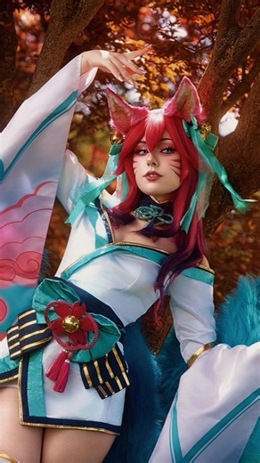Ahri Comes to Life! 🦊✨ League of Legends Cosplay #cosplay #leagueoflegends #shorts ‪@nymphahri‬