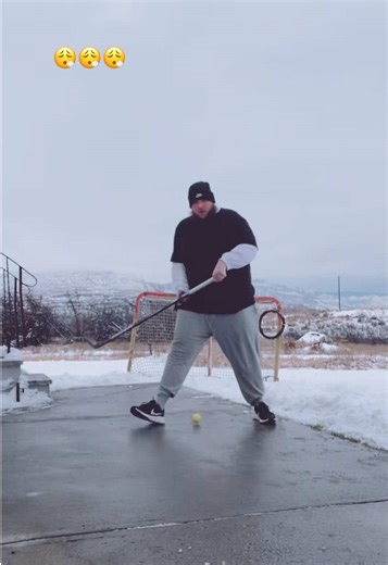 (via @PHAT PiCaSso) #hockey #hockeytiktoks #ball #espnsocial | hockey tiktoks