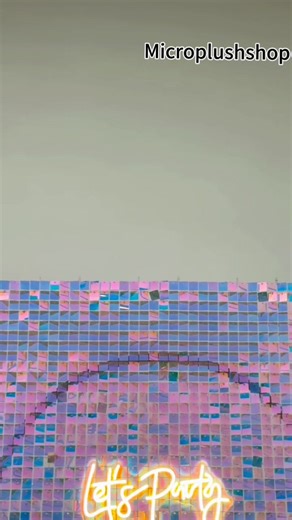 Obsessed！This dreamy blue shimmer panel Locks the party vibe in instantly