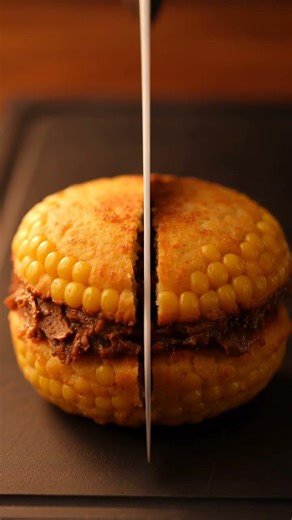 CUT - COLOMBIAN AREPA REINA MEAT HALF