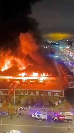 Incendie majeur dans un centre commercial de Saint-Pétersbourg