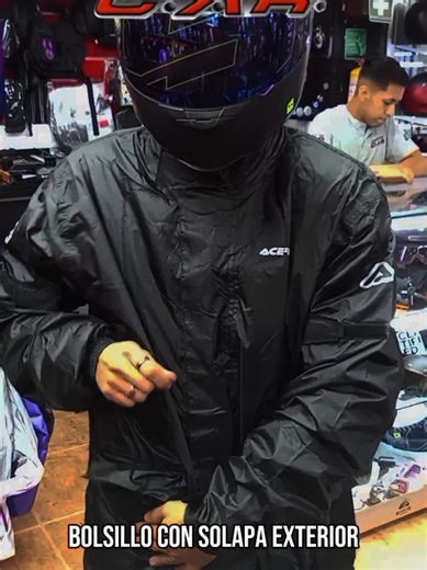 ¿Sabías que un buen impermeable puede cambiar por completo tu experiencia bajo la lluvia? Conjunto Impermeable ACERBIS Rain Set Thunder • Protección efectiva contra lluvia y clima adverso • Material ligero y resistente para mayor comodidad • Diseño funcional ideal para uso urbano y viajes • Fácil de guardar y transportar Prepárate para rodar sin importar el clima. #impermeable #moto #parati