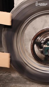 396K views · 843 reactions | Seamless Chain Lubrication | DeMilked | Facebook