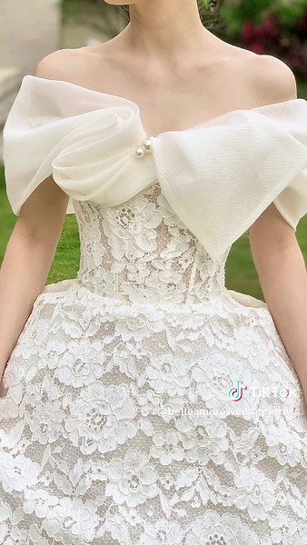 Lace Wedding Gowns: Elegance in Every Detail