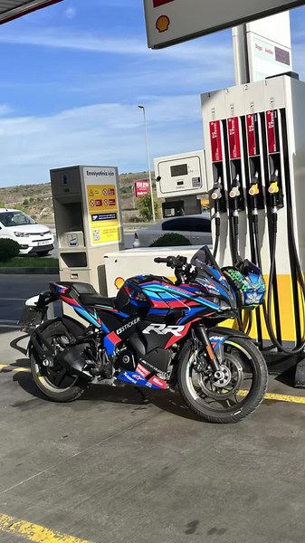 RS 200 RR KAPLAMA ☠️ #sticker #essticker #rs200 #motosiklet #araçkaplama #sr250 #motosikletkaplama #benelli125s #hardl #driftl #cbr250 #ns200 #motorcycle #kaplama #sr250cf #jant #xtremecross #yamaha #r25 #r25türkiye #dominar #bajaj #n250 #pulsar #cfmoto