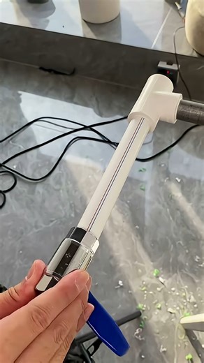 The thread cutting process of plastic water pipes- Good tools and machinery make work easy #plumbing #plumber #tips #hardworking | Promo Tools