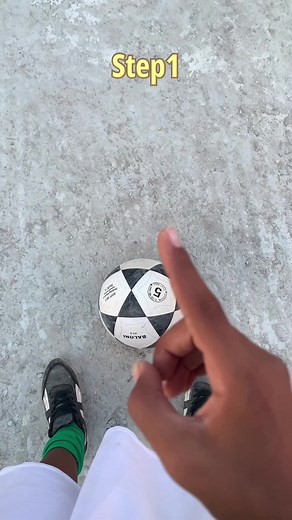 Ronaldinho⚽️ Skills🔥 #foryou#football#soccer#tutorial#tiktok#lbhrawi_rida#كرة_قدم##footballskills #ronaldinho