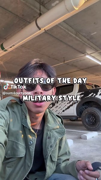 Levi's Jeans Outfit Ideas for Military Style