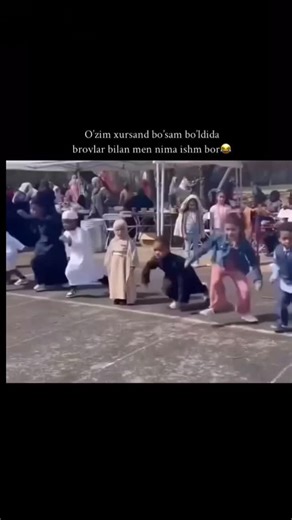 ‎💚حسين‎ on Instagram: "개봉한 영화 Titanic은 잭과 로즈의 운명적인 사랑을 통해 비극 속에서도 오래 남는 감정의 깊이를 보여주는 작품입니다. 화려한 연출보다 인물의 감정에 더 집중한 제임스 카메론 감독의 스타일은 지금 다시 봐도 묘하게 가슴을 울리죠. 배가 침몰하는 장면이 아닌, 두 사람이 서로를 바라보던 순간들이 더 강하게 기억에 남는 영화이기도 합니다 ​@t​o​p​_​s​x​e​m​a​_​r​e​k​1​2​ 이 감정을 완성해주는 곡이 바로 셀린 디온의 *“My Heart Will Go On”*입니다. 처음 들으면 잔잔한데, 어느 순간 자연스럽게 가슴이 벅차오르는 느낌을 줍니다. 특히 후반부의 고조되는 보컬은 영화 속 잭과 로즈의 마지막 장면과 겹쳐지면서 괜히 마음이 서늘해지기도 하고요. 아카데미 주제가상을 비롯해 여러 상을 휩쓴 건 단지 인기 때문만은 아닙니다. 누가 들어도 ‘한 시대의 감정’을 담고 있다는 게 느껴지고, 시간이 지나도 촌스러워지지 않는