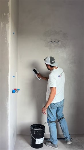 Texcrete Designs Microcement on Instagram: "We love a seamless 🚿 🔥#microcement #cimentart #tilelessbathroom #bathroominspo #shower"