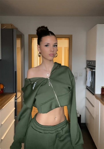 #moonlight #xxxtentacion #tracksuit #lipsync #brunette @cusbclo