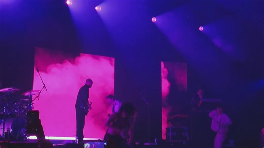 girls, girls, girls girls, || #marcusmartinus #013tilburg #europeantour2026 #concert #girls