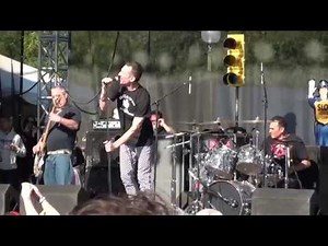 Naked Raygun - Walk In Cold (Riot Fest Chicago 9-14-14)