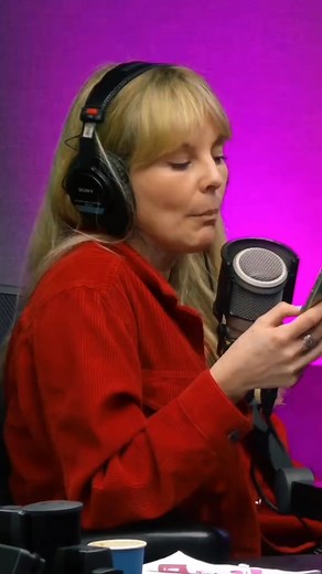 15K views · 305 reactions | is this grandma saying hello ghosthuns podcastclips scarystories paranormal #reelschallengereelschallenge #Amazing #usa | GHOST HUNS | Facebook