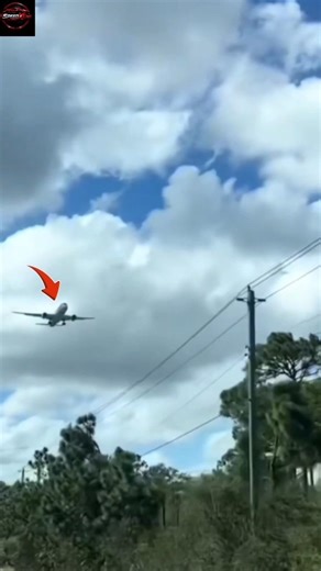 Why Does This Airplane Look Stuck in the Air? 😳 | Real Explanation g