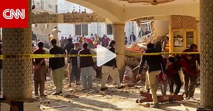 شاهد.. ارتفاع عدد القتلى في تفجير مسجد مدينة بيشاور في باكستان