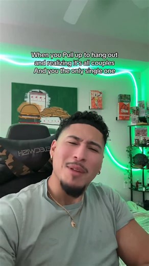 Isaiah🇵🇷⚡️ on Instagram: "That single life during the holidays no joke🥲 #reels #isaiahplease #comedy"