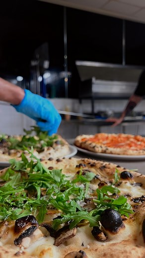 Oisko pizzaperjantai? 🍕😋 #sottopizzabar #pizzapäivä #pizza #pizzanapoletana #ravintolathelsinki #ravintolatturku #turku #käpylä #tikkurila | Sotto Pizzeria