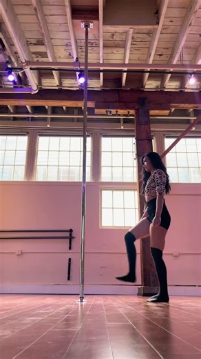 Handstands are hard af, but my version of the challenge | Edwin Harper