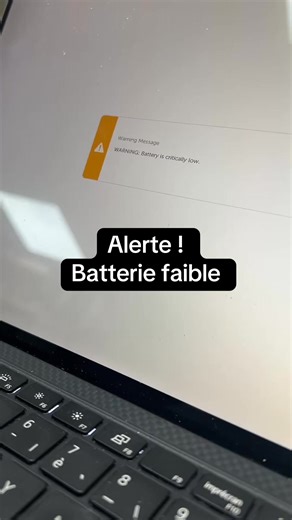 🔋 Remplacement d’une batterie de PC Dell ! Votre PC Dell affiche un message “batterie faible”, “batterie à remplacer” ou se décharge très vite ? Ce n’est pas anodin. Une batterie usée entraîne : - des baisses de performances - des coupures soudaines - une usure prématurée de l’ordinateur Dans cette vidéo, nous remplaçons une batterie défectueuse sur PC Dell pour retrouver : ✔️ une meilleure autonomie ✔️ des performances stables ✔️ une durée de vie prolongée de l’ordinateur Conseil pro : dès l’a