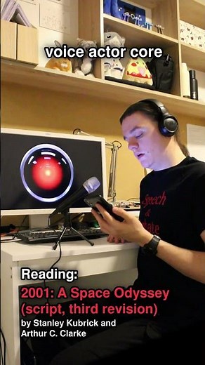 Reading HAL 9000 in 2001: A Space Odyssey 🔴