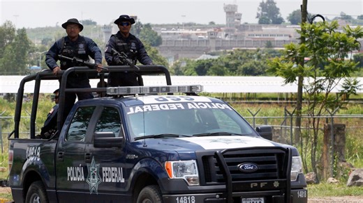 Mexico extradites drug lord linked to DEA murder