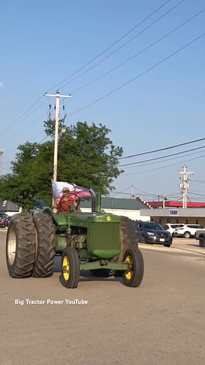 Tractor Parade #bigtractorpower #tractor #agriculture #farm #farmer #farmlife #ford #agriculturelife #harvest #harvesttime | Big Tractor Power