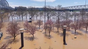 Ohio River bursts its banks causing floods in Kentucky