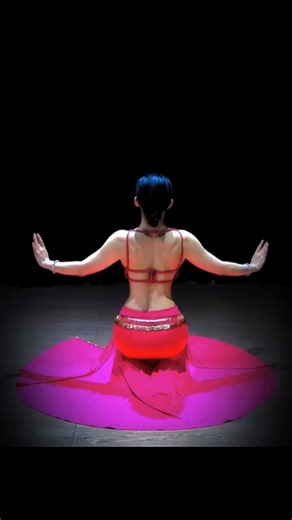 Ningbo | Belly Dance: That Killer Back ViewBelly dance without a belly? More like just showing off that killer back view lol. Also, begging the algorithm to give me some traffic back pls! It's been over a week and everyone is still obsessed with my previous