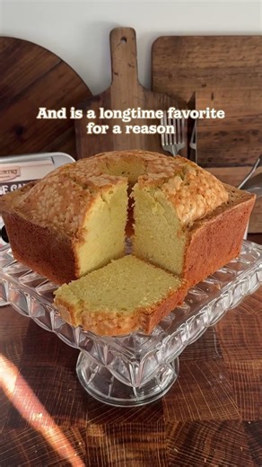 Old Fashioned Pound Cake! Shop pan and cookbook at oldcountrykitchenware.com