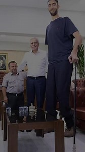 Robert Wadlow and Sultan Kosen: A Comparison of the Tallest Men in History