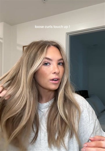 Beachy Loose Curls Touch-Up Tutorial