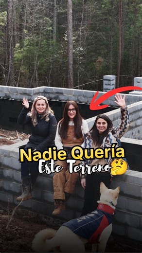 America Ahumada | Construcción on Instagram: "👇🏼 Escribe “SECRETO” en los comentarios y te envío la clase completa Porque hay terrenos que nadie quiere… y razones muy claras por las que nadie logra construir en ellos. En bienes raíces, lo barato casi nunca es una oportunidad. Muchas veces es una advertencia disfrazada. Este video es para quienes ya entendieron que: – un precio bajo no significa buen negocio – un lago no garantiza plusvalía – y un “no se puede construir” suele esconder algo más