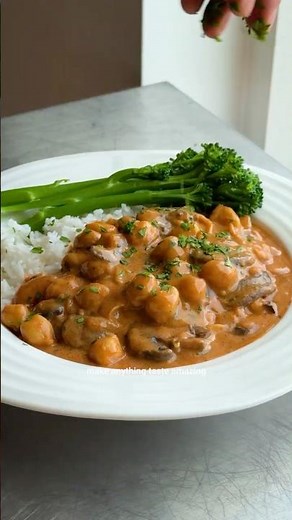 Chickpea + Mushroom Miso Stroganoff 🍄 get the recipe with a SO VEGAN subscription