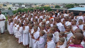 909K views · 94K reactions | 76th Independence Day Flag Hosting Celebrations by Vidyarthis of Sri Sankara Gurukula Veda Patasala at Vedabavan, Hyderabad - 15–08–2022 , Narendra Modi PMO India | Vedabhavan | Facebook
