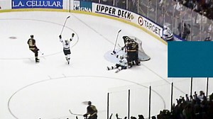 70K views · 1.1K reactions | March 23, 1994  Wayne Gretzky breaks Gordie Howe's NHL career record with goal number 802. 朗 | NHL | Facebook