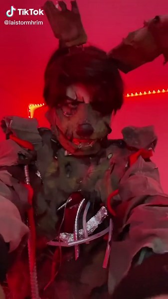 Springtrap Cosplay: William Afton Transformation