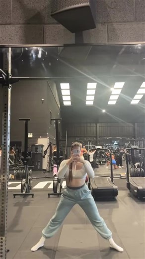 تحديات اللياقة البدنية في صالة الألعاب