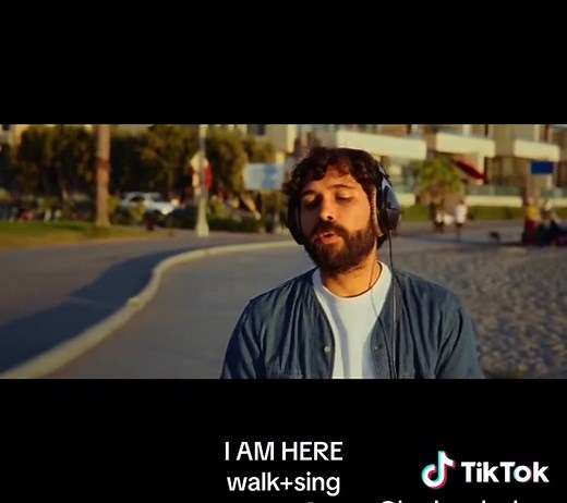 Live Music Performance in Venice Beach CA