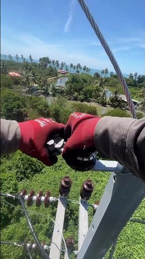 ⚡😱 How Linemen Connect Overhead Power Cables Using Connectors! #Shorts