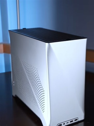 Filmed 2 years ago and this is still my favorite SFF PC case that I use.