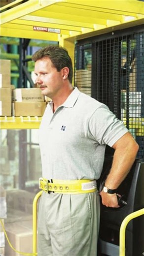 Order Picker With No Harness? OSHA Violation #marginofsafety #fallprotection #tenstepssafety