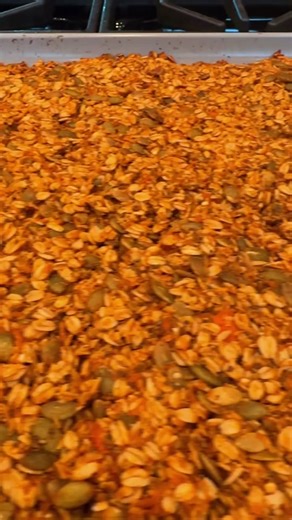 RECIPE ⬇️ SWEET POTATO GRANOLA 3 cups rolled oats 1 cup raw pumpkin seeds 3 Tbsp sugar (I used monkfruit instead) ¼ tsp sea salt 1/2 Tbsp ground cinnamon 3 Tbsp chia seeds 1 cup shredded coconut 1/4 cup coconut oil (melted) 1/3 cup honey (I used Manuka Honey) 2 sweet potatoes (mash) Preheat oven to 350 degrees F. METHOD: 1️⃣ Boil sweet potatoes, peel, then mash 2️⃣ In a small pot over medium-low heat, add the coconut oil, honey (or maple syrup) and mix. 3️⃣ Combine with the dry ingredients and m