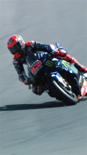 🌿 Performance with purpose. Monster Energy Yamaha MotoGP is already running on 40% renewable fuel, and with 2027 regulations requiring 100% renewable fuel, the road ahead is clear: innovate, accelerate, and lead the way in sustainable racing 🏍️💨 #RacingTowardsProgress | TotalEnergies