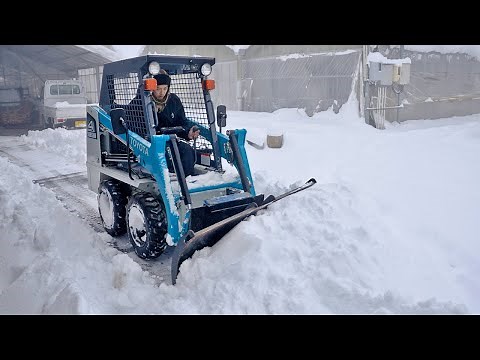 ミニ重機で雪かきする