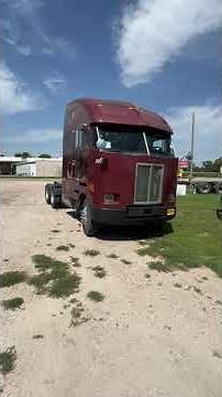 Lot 8 - 1991 Peterbilt 372 Cabover Truck Tractor