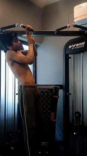 💀 One-Hand Pull-Up?! 😳💪 #fitness#motivational#gymlife